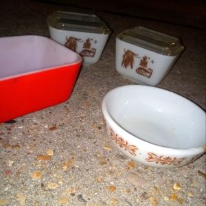 Vintage pyrex oven cooking dishes